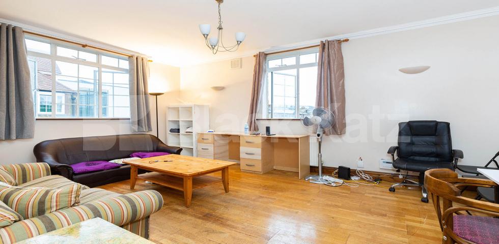 Beautiful three double bedroom flat Cranleigh Street, Camden